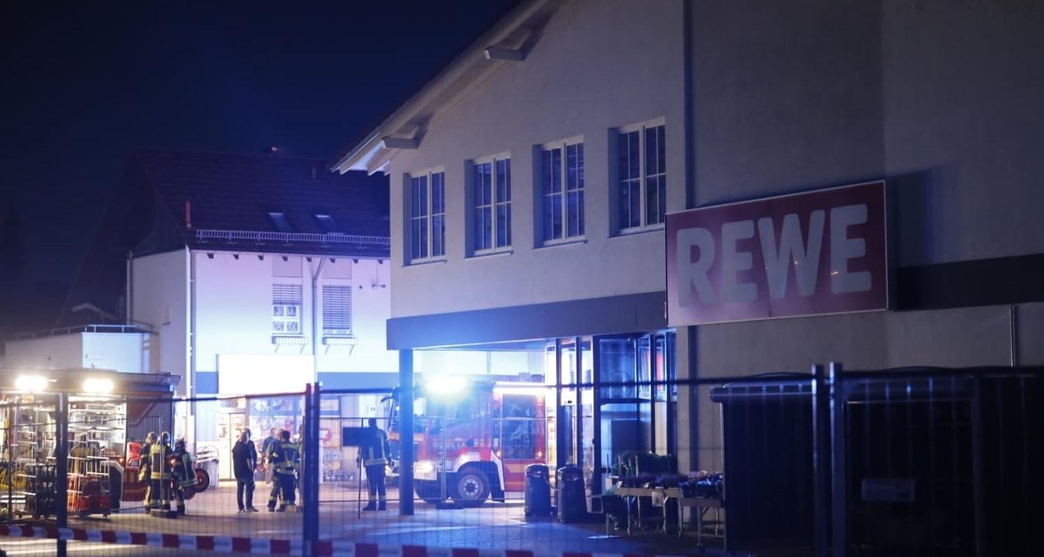 Zwei Schwerverletzte bei Einsturz von Supermarktdach