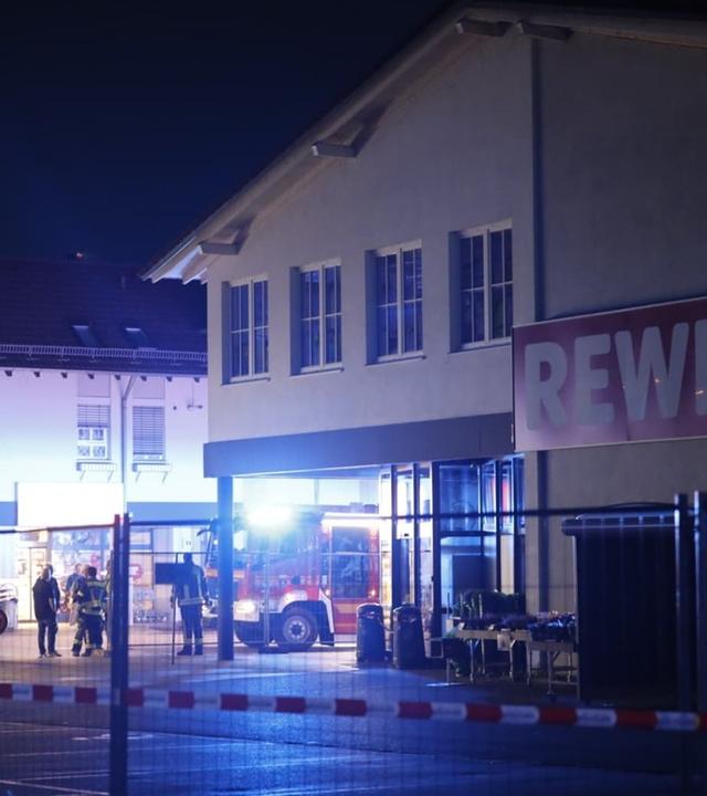 Zwei Schwerverletzte bei Einsturz von Supermarktdach