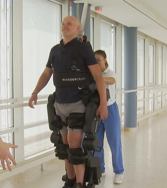 Laufen lernen mit dem Exoskelett