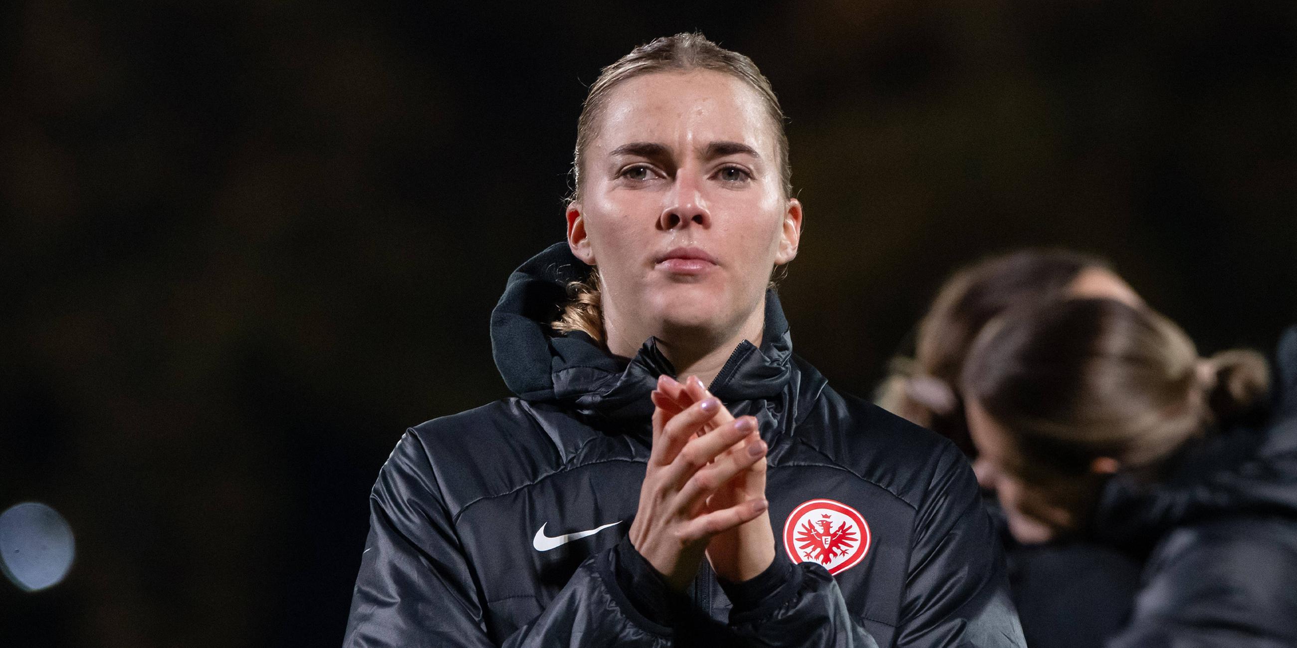 Laura Freigang jubelt ueber den Sieg am 06.11.2023.
