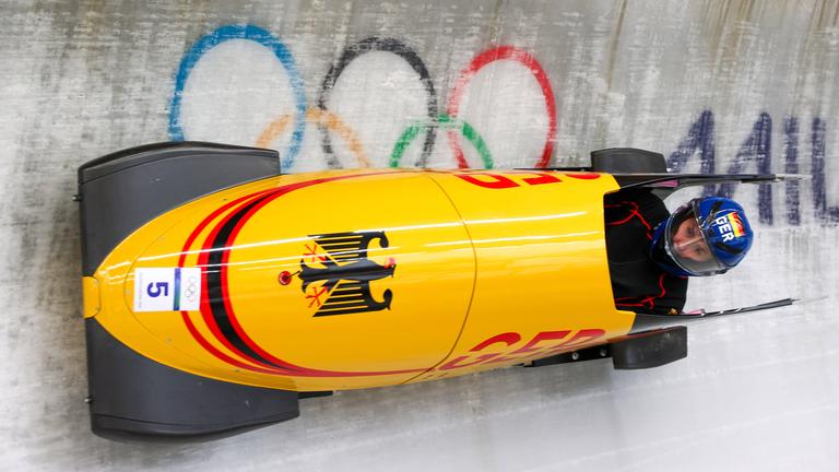 Die deutsche Bobfahrerin Laura Nolte im offiziellen Training in ihrem Monobob bei den Olympischen Winterspielen 2026 in Cortina