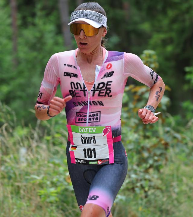 Triathletin Laura Philipp beim Laufen