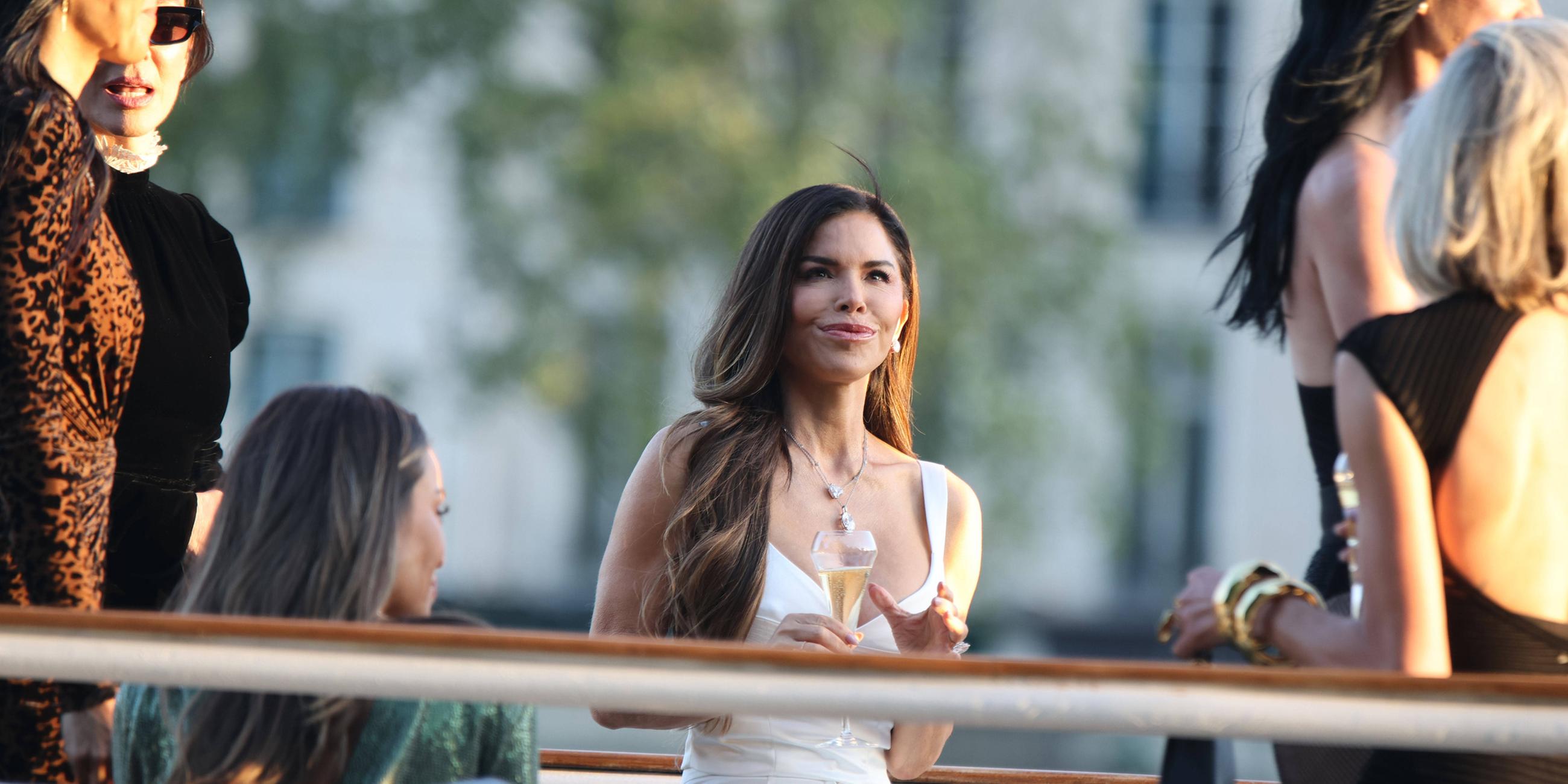 Lauren Sanchez mit ihren Freunden auf einem Boot 