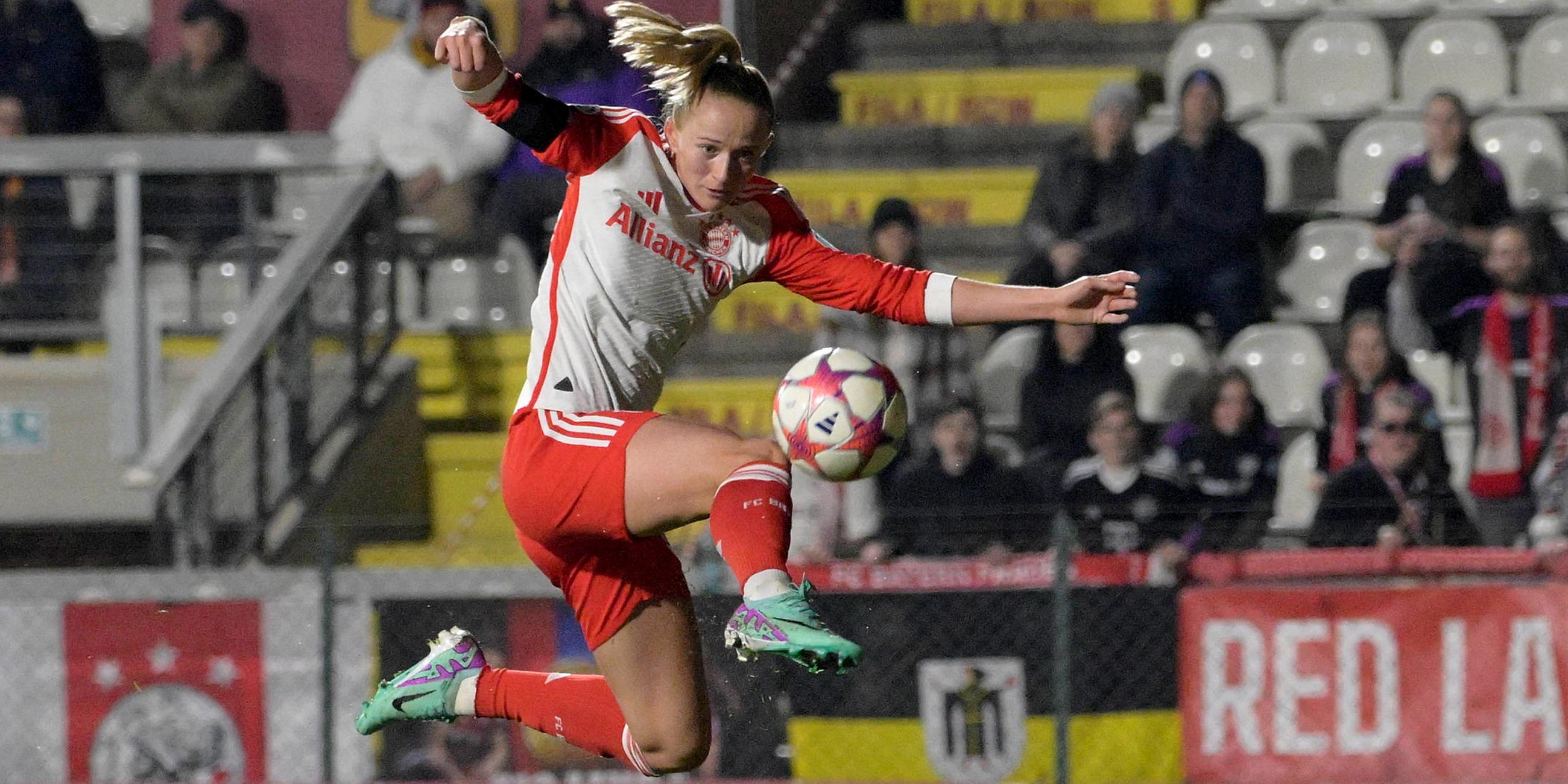 Münchens Lea Schüller in Aktion beim Spiel gegen AS Rom am 24.01.2024.