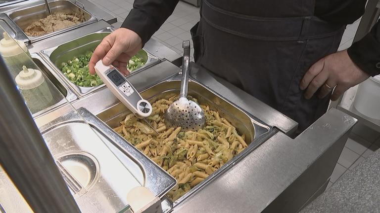 Lebensmitteltest in Kantine
