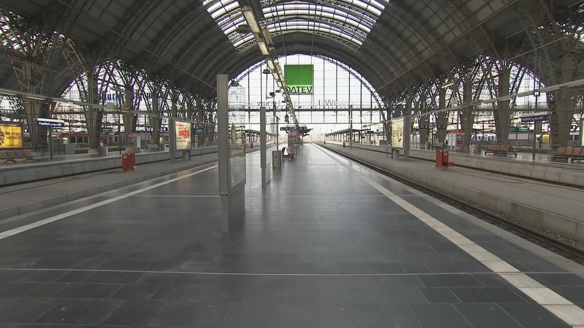 leerer-Bahnhof