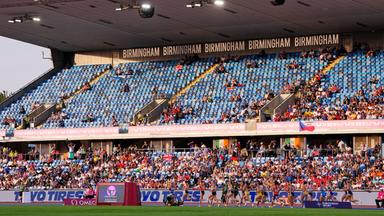 Läuferinnen bestreiten das Finale im 5000-Meter-Lauf der Frauen vor leeren Rängen bei den Leichtathletik-Europameisterschaften in Birmingham, aufgenommen am 11.08.1016