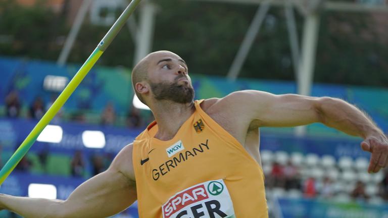 Deutschlands Julian Weber beim seinem ersten Versuch beim Speerwurf.