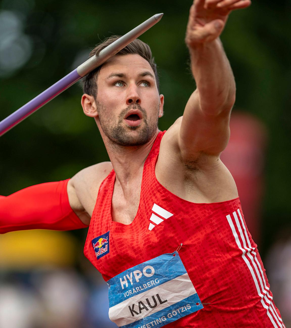 Zehnkämpfer Niklas Kaul beim Speerwurf.