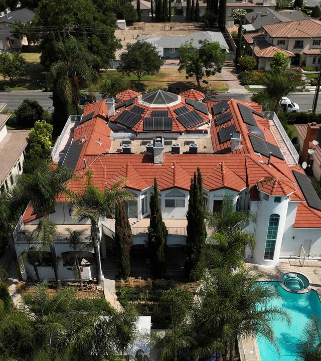 Eine Luftaufnahme zeigt das Haus in Arcadia, Kalifornien