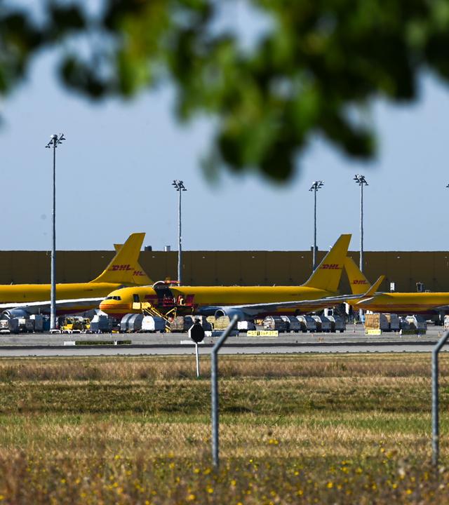 Vor rund einem Monat wurden am Flughafen Leipzig mehrere sprengstoffbestückte Drohnen gefunden.
