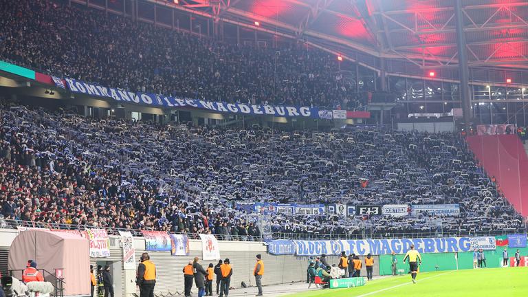 Fans von Magdeburg in der Red Bull Arena.