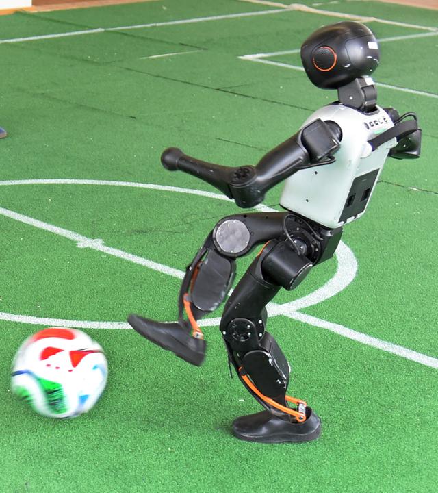 Leipzigs Roboterfußballer hoffen auf erneuten WM-Titel