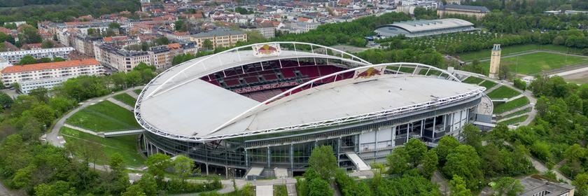 Das Stadion des RB Leipzig ist aus der Vogelperspektive zu sehen.