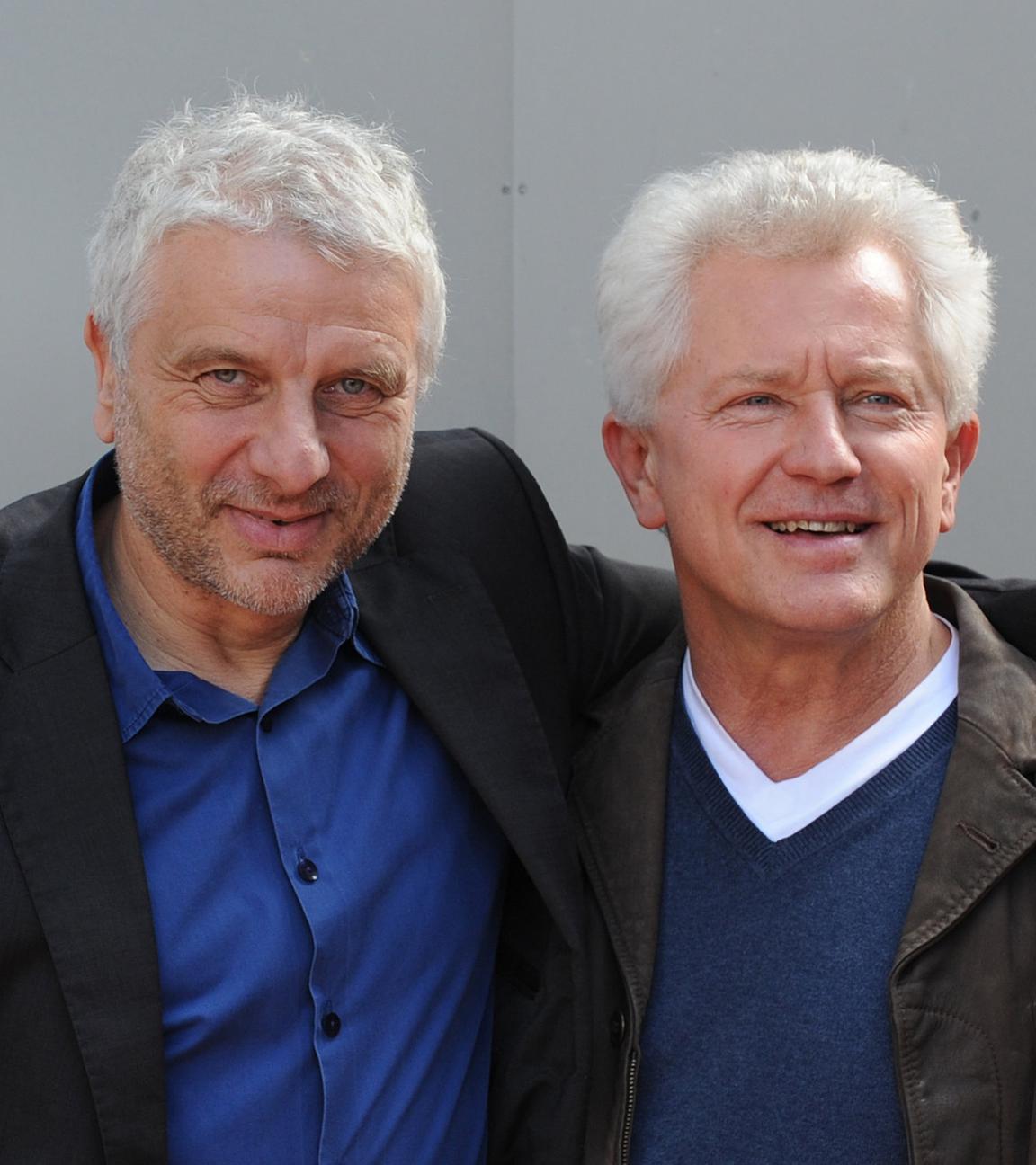 Die Schauspieler Udo Wachtveitl (als Kommissar Leitmayr, l) und Miroslav Nemec (als Kommissar Batic), aufgenommen bei Dreharbeiten der «Tatort»-Folge 910 «Am Ende des Flurs»