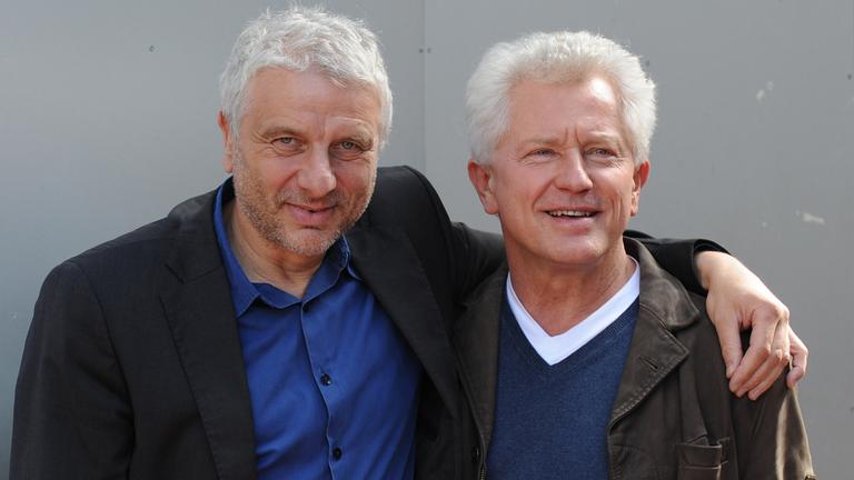 Die Schauspieler Udo Wachtveitl (als Kommissar Leitmayr, l) und Miroslav Nemec (als Kommissar Batic), aufgenommen bei Dreharbeiten der «Tatort»-Folge 910 «Am Ende des Flurs»
