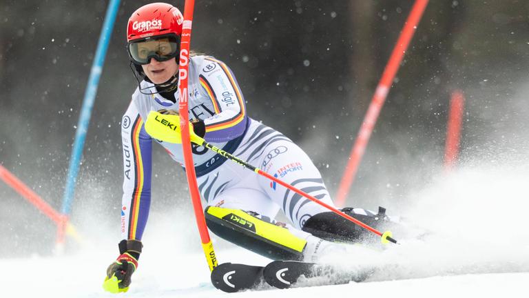 Lena Dürr am 06.12.25 in Kanada