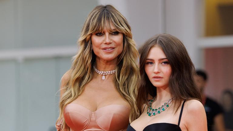 Leni Klum mit ihrer Mutter Heidi Klum bei einer öffentlichen Veranstaltung.