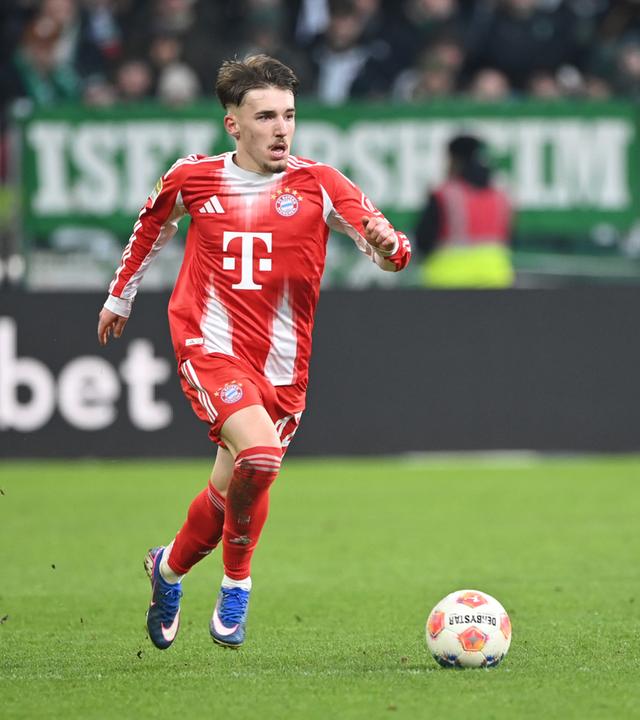 Lennart Karl während eines Fußballspiels beim FC Bayern München.