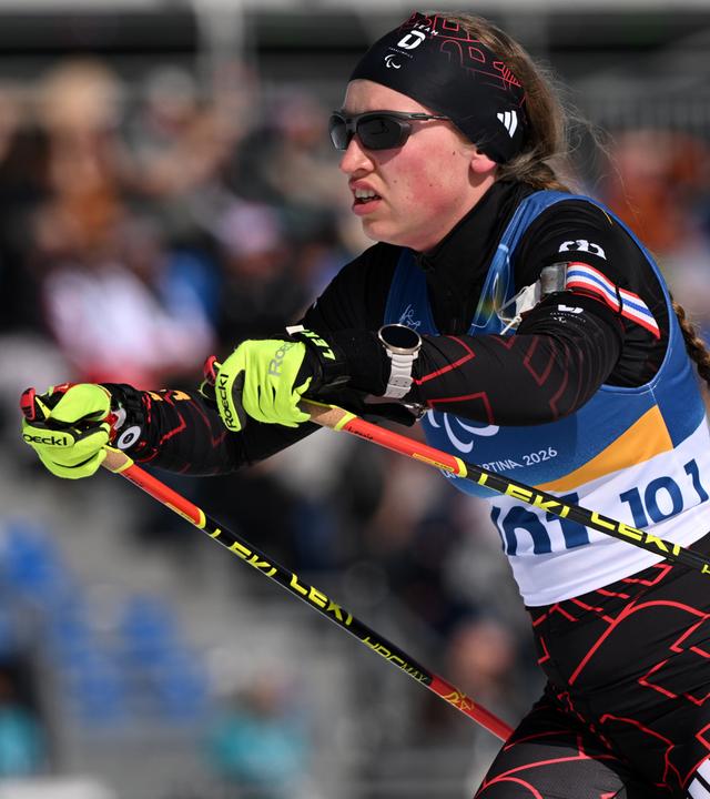 Leonie Walter in Aktion im Para Langlauf am 13.03.2026 im Tesero Cross-Country Skiing Stadium. 