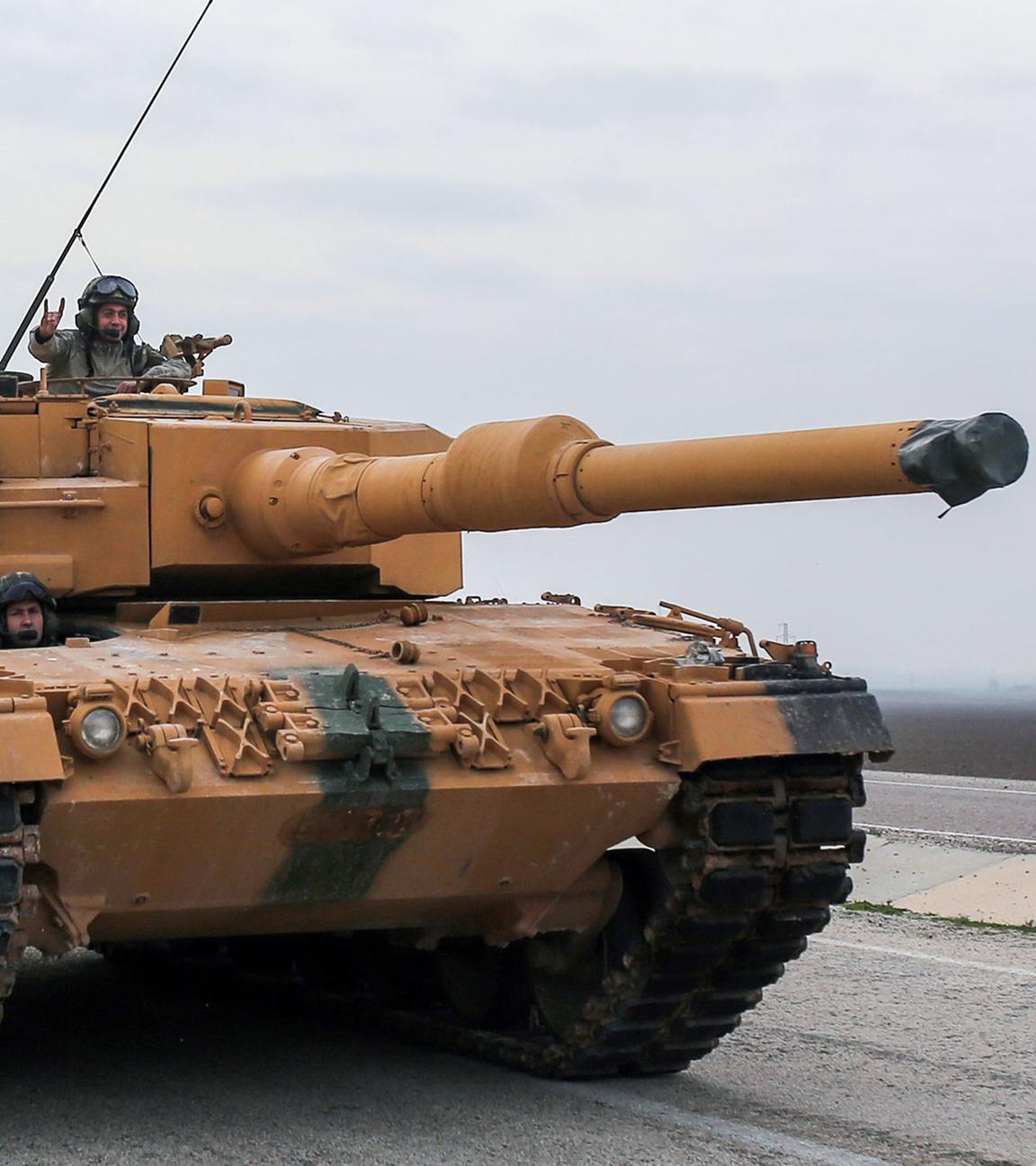 Ein türkischer Panzer des Typs Leopard 2A4 am 21.01.2018 in der Provinz Hatay (Türkei)