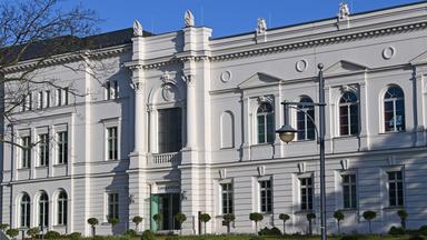  Blick auf den Sitz der Nationalen Akademie der Wissenschaften Leopoldina in Halle/Saale.
