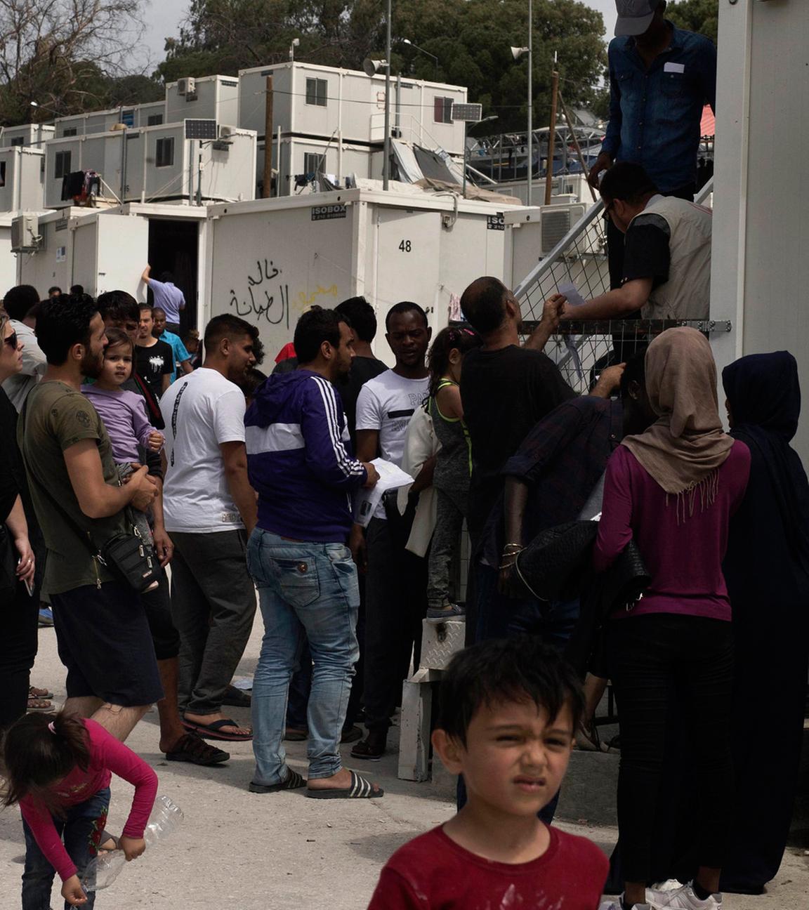 Archiv: Flüchtlinge in einem Lager am 04.05.2018 auf Lesbos