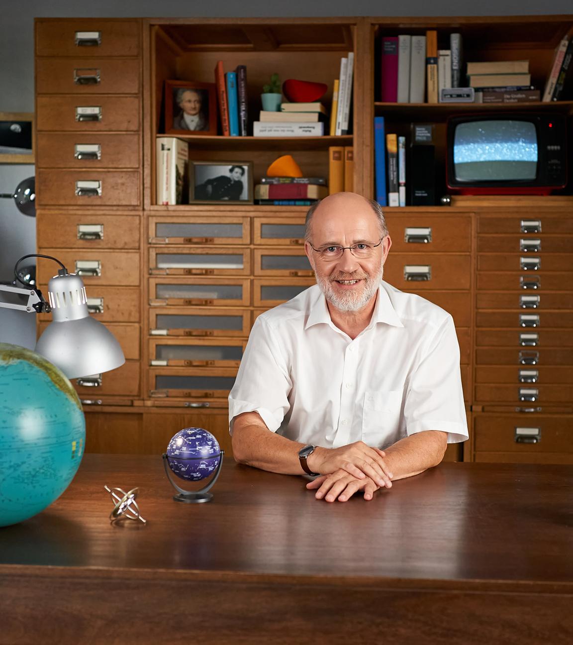 Professor Harald Lesch im Lesch & Co-Studio
