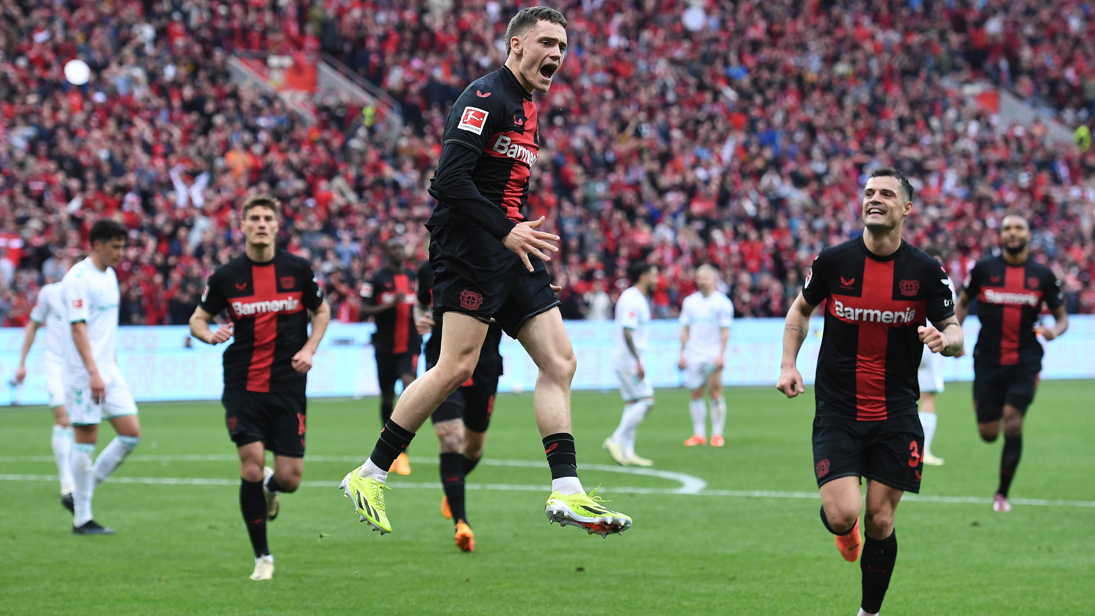 Torjubel zum 3:0 durch Florian Wirtz.