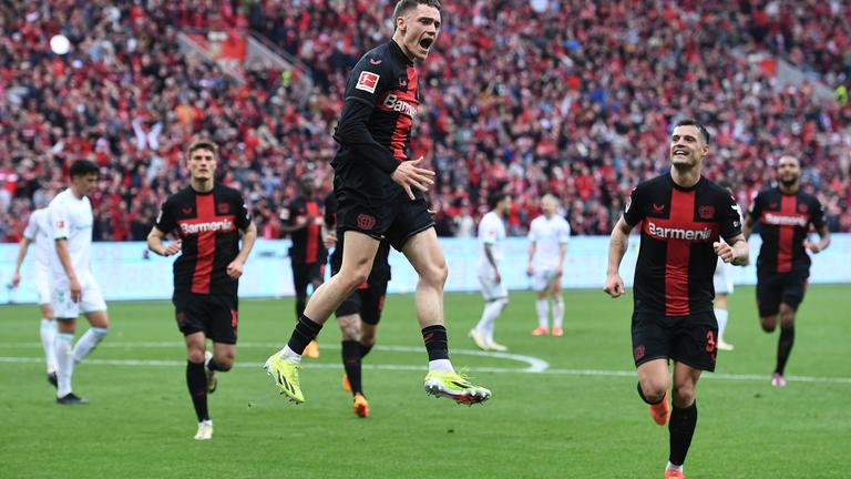 Torjubel zum 3:0 durch Florian Wirtz.