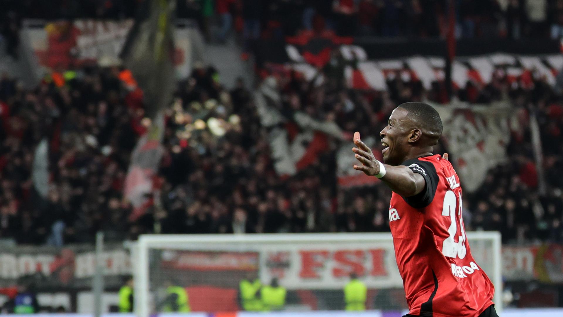 Champions League, Bayer Leverkusen - Inter Mailand: Nordi Mukiele jubelt über seinen Siegtreffer zum 1:0.