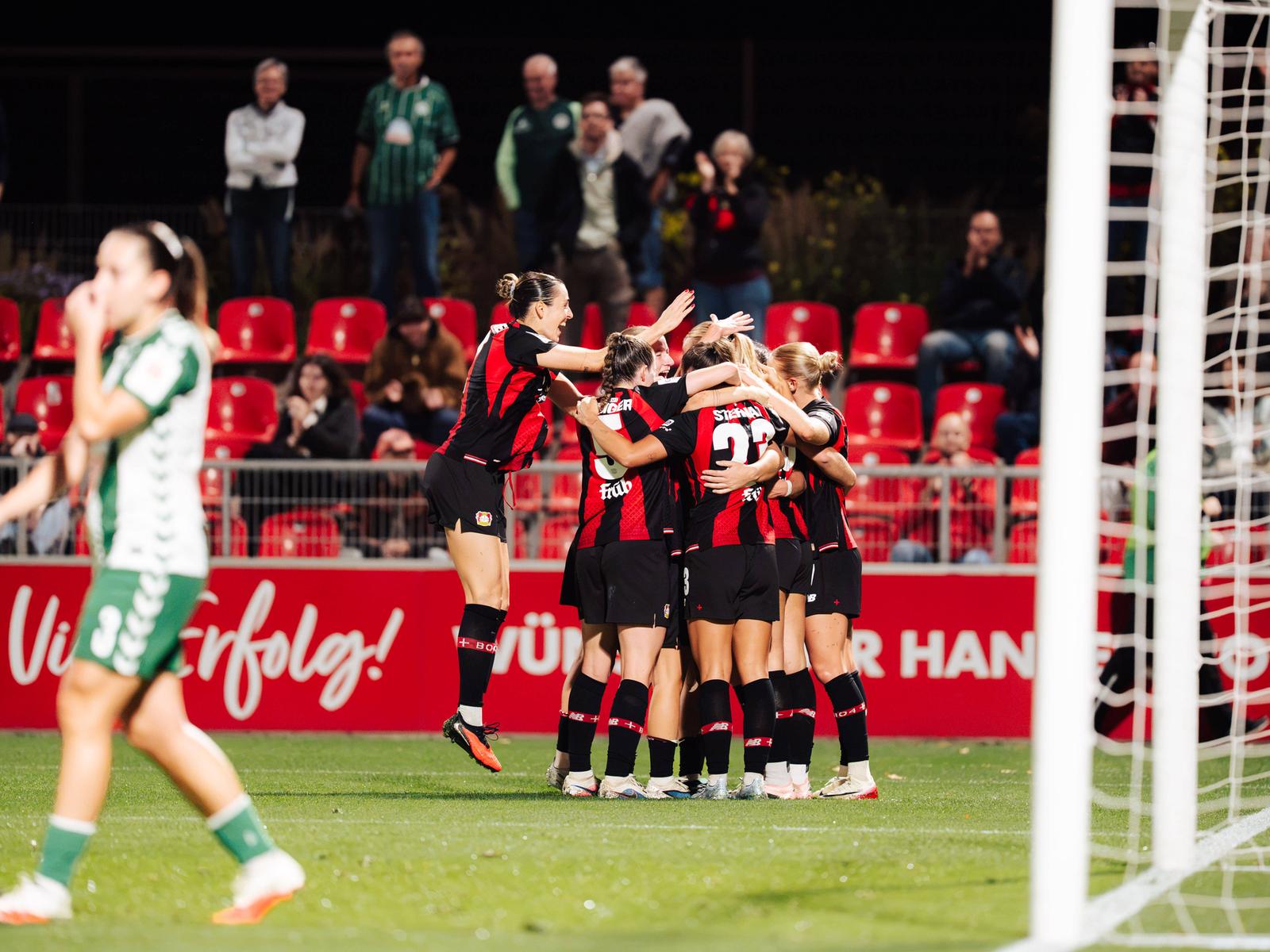 Bayer-Frauen holen ersten Heimsieg
