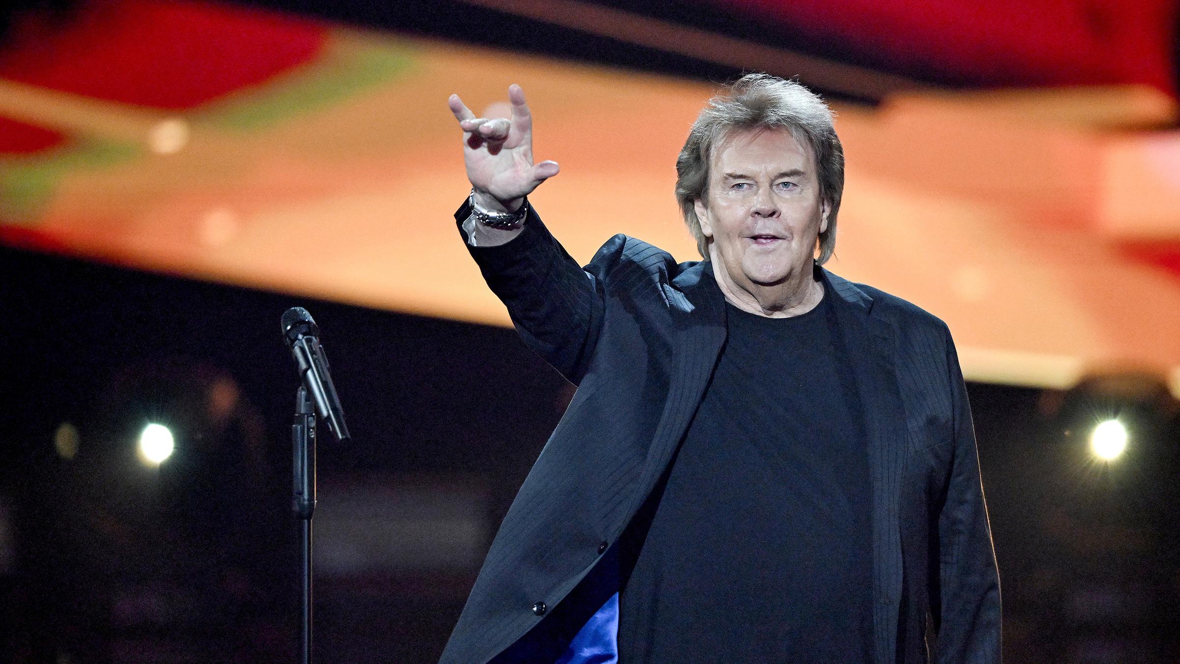 Von wegen Schlagerbade: Howard Carpendale hört auch andere Genres: "Ich schätze auch klassische Musik und ich liebe Heavy Metal". Er selbst bleibe aber dem Schlager treu.