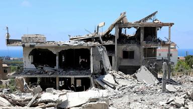 Ein durch einen israelischen Angriff zerstörtes Gebäude im Libanon.
