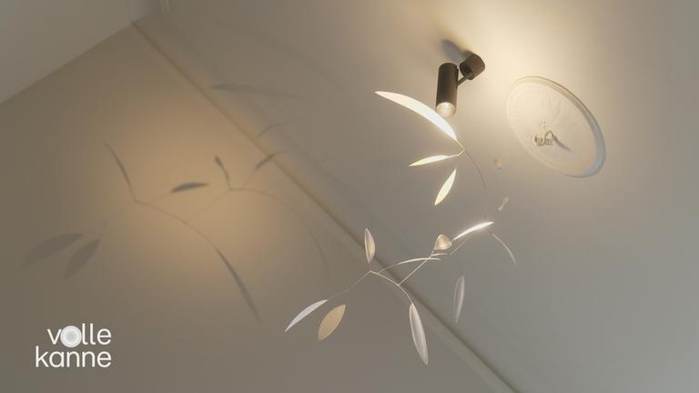 Stylische Lampe an der Decke