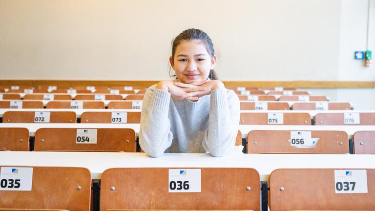  Deutschlands jüngste Abiturientin studiert jetzt. Lina Heider studiert seit dem Wintersemester VWL an der Universität in Bonn. 