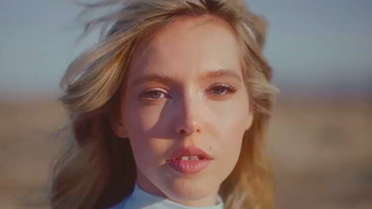 Fantreffen mit Sängerin Lina Larissa Strahl