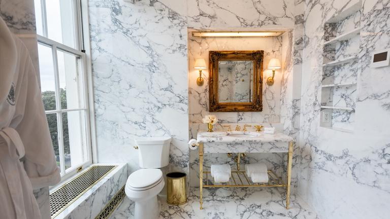 Lincoln-Badezimmer im Weißen Haus nach Umgestaltung durch Trump