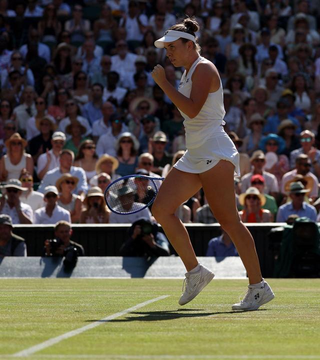 Die tschechische Tennisspielerin Linda Nosková ballt nach einem Punktgewinnen im Wibledon Finale ihre Faust