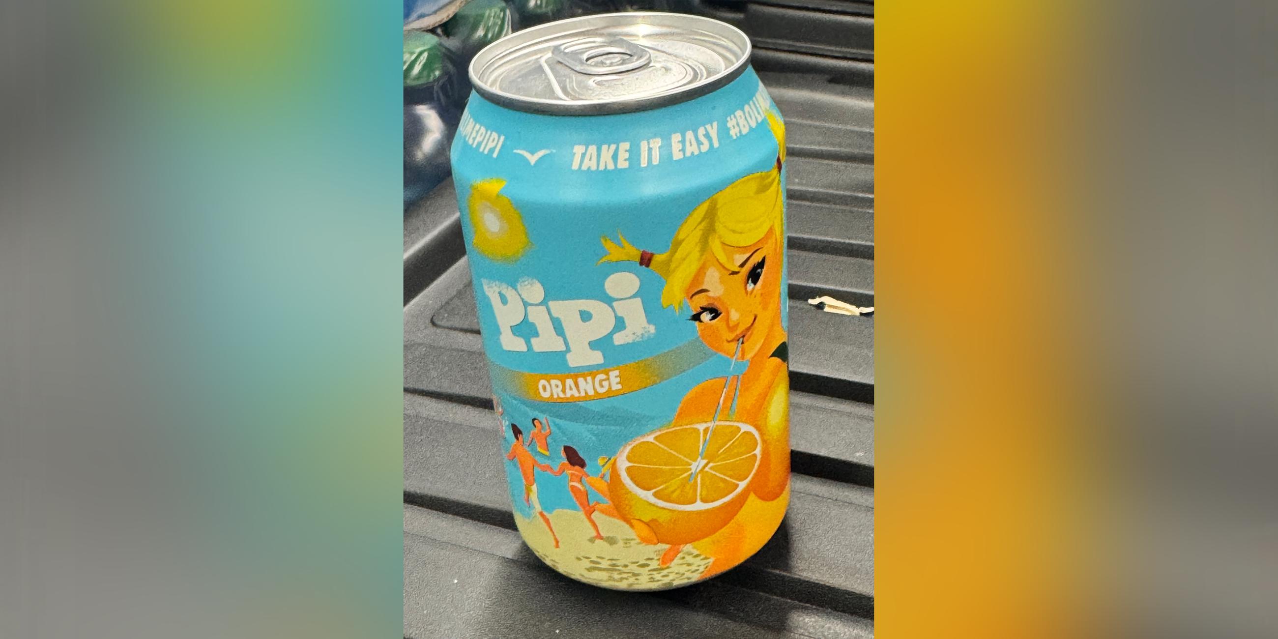 30.08.2025, Kroatien, Porec: Eine Dose Pipi Limonade steht auf einem Tisch. 