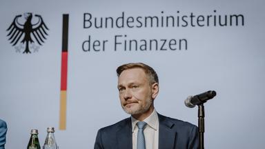 Christian Lindner, Bundesminister der Finanzen, aufgenommen im Rahmen der Pressekonferenz zur Steuerschätzung