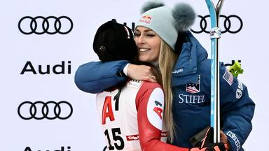 Am Podest geschnuppert: Lindsey Vonn (re.) mit der Zweiplatzieren beim Super-G in St. Anton, Stephanie Venier.