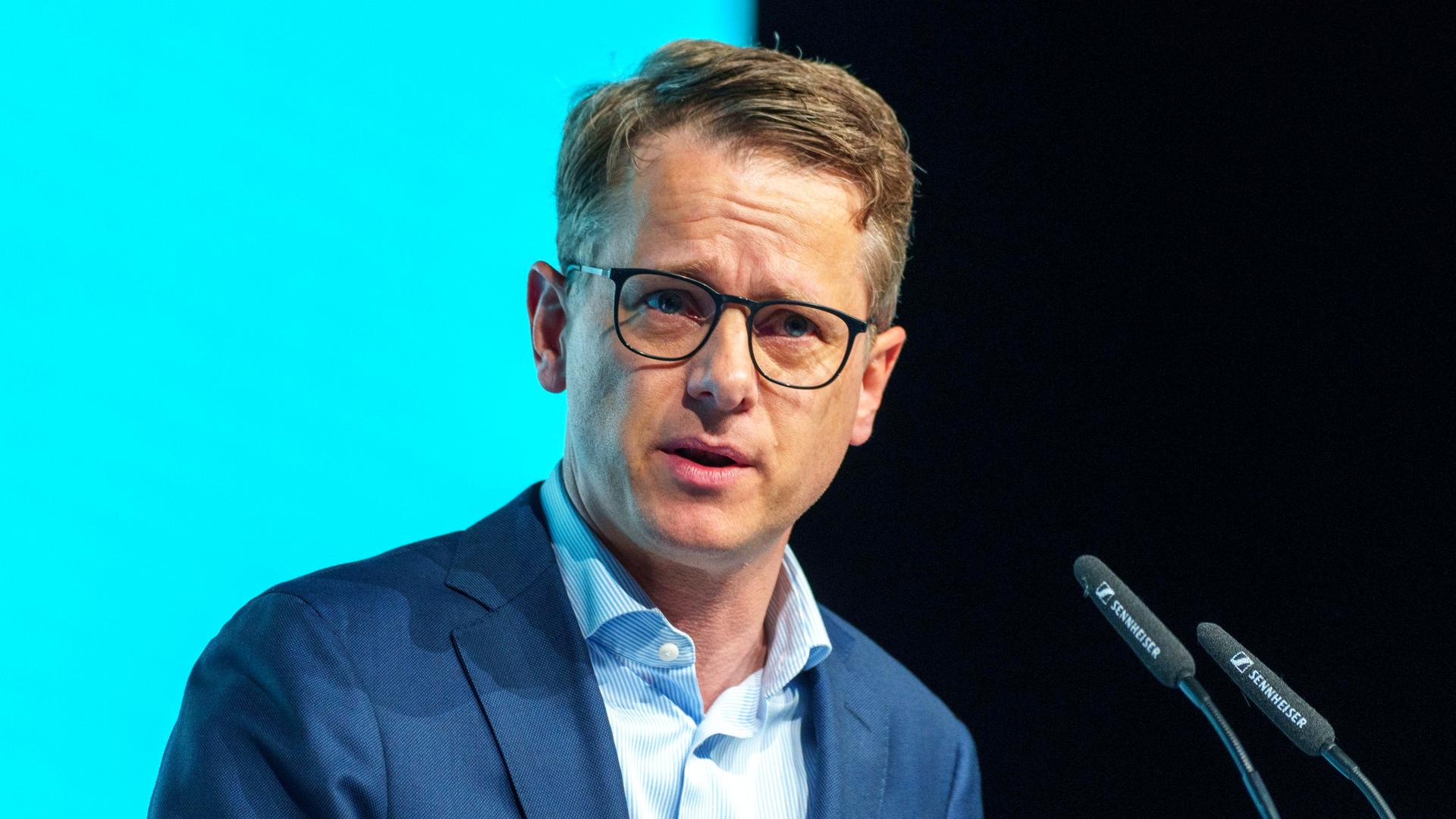 CDU-Generalsekretär Carsten Linnemann spricht auf dem Landesparteitag der CDU Hessen.