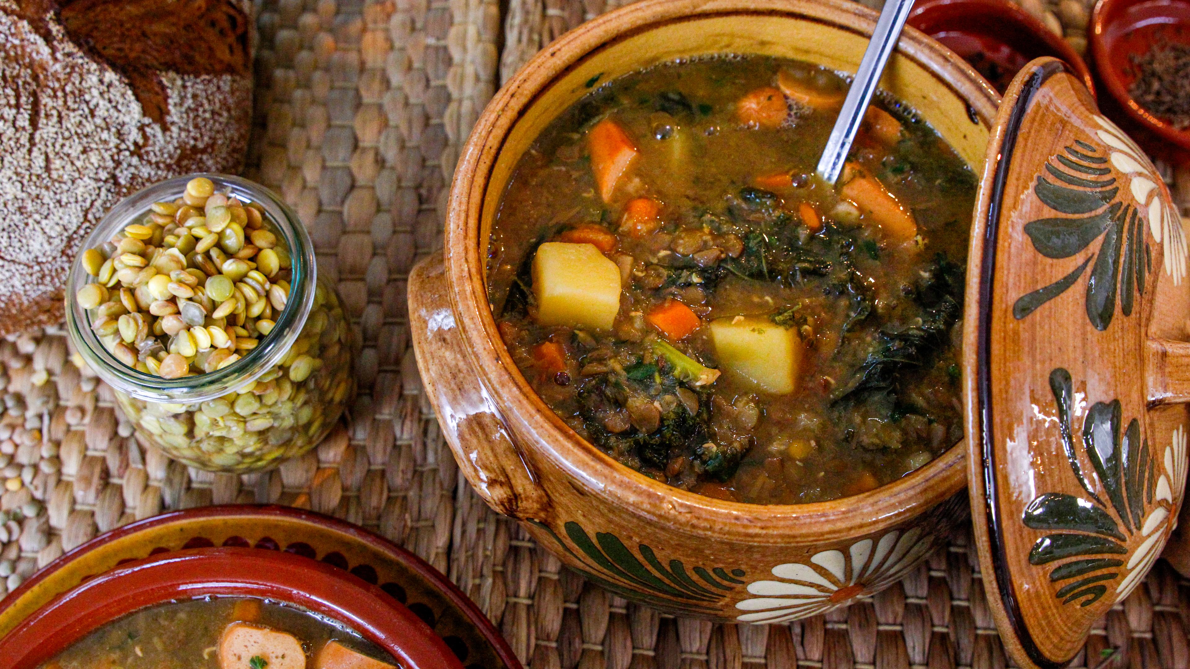 Vegane Linsensuppe mit Grünkohl