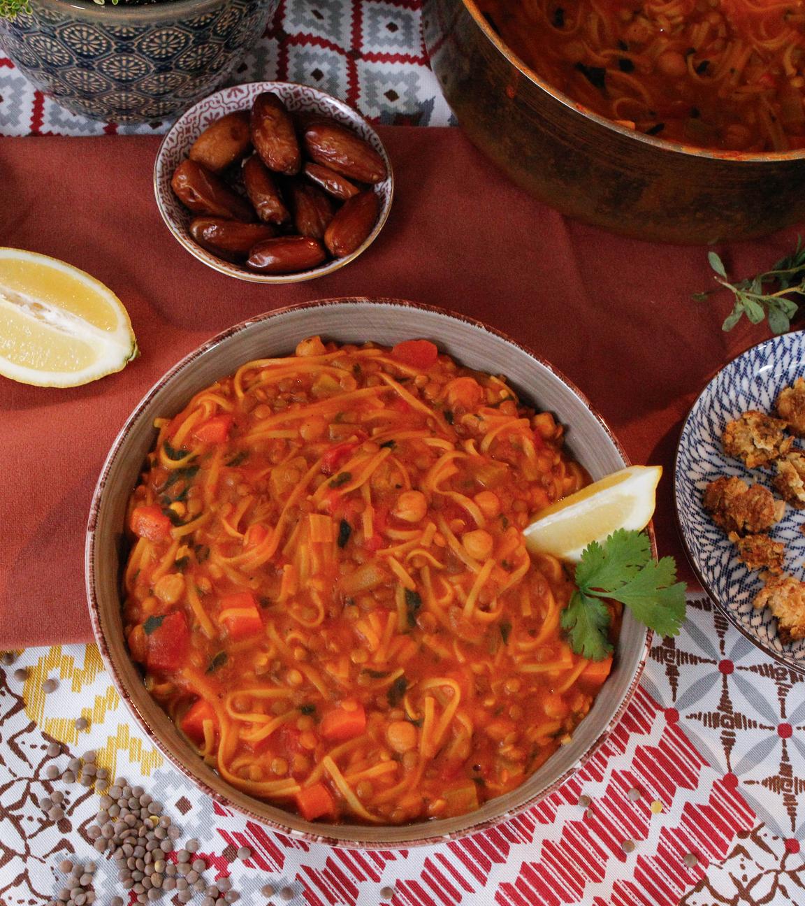 Marokkanische Linsensuppe mit Kichererbsen