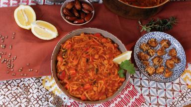 Marokkanische Linsensuppe mit Kichererbsen