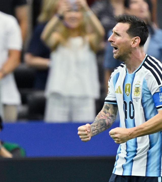 Lionel Messi jubelt