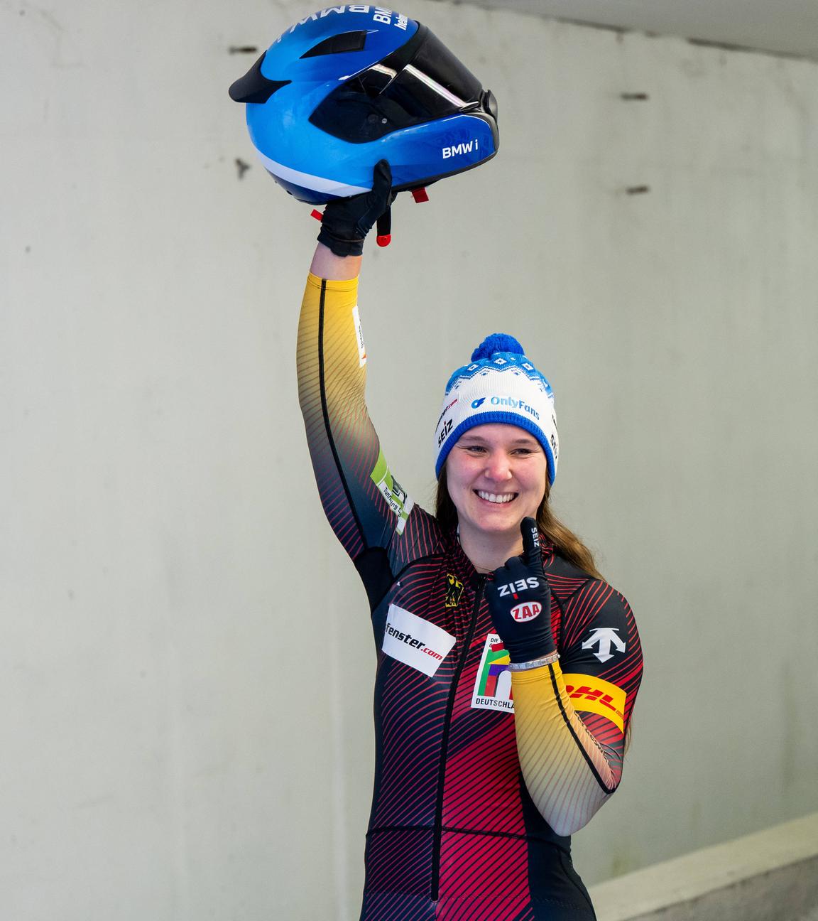 Deutschlands Bobfahrerin Lisa Buckwitz jubelt über ihren Sieg in Innsbruck am 18.01.2025.