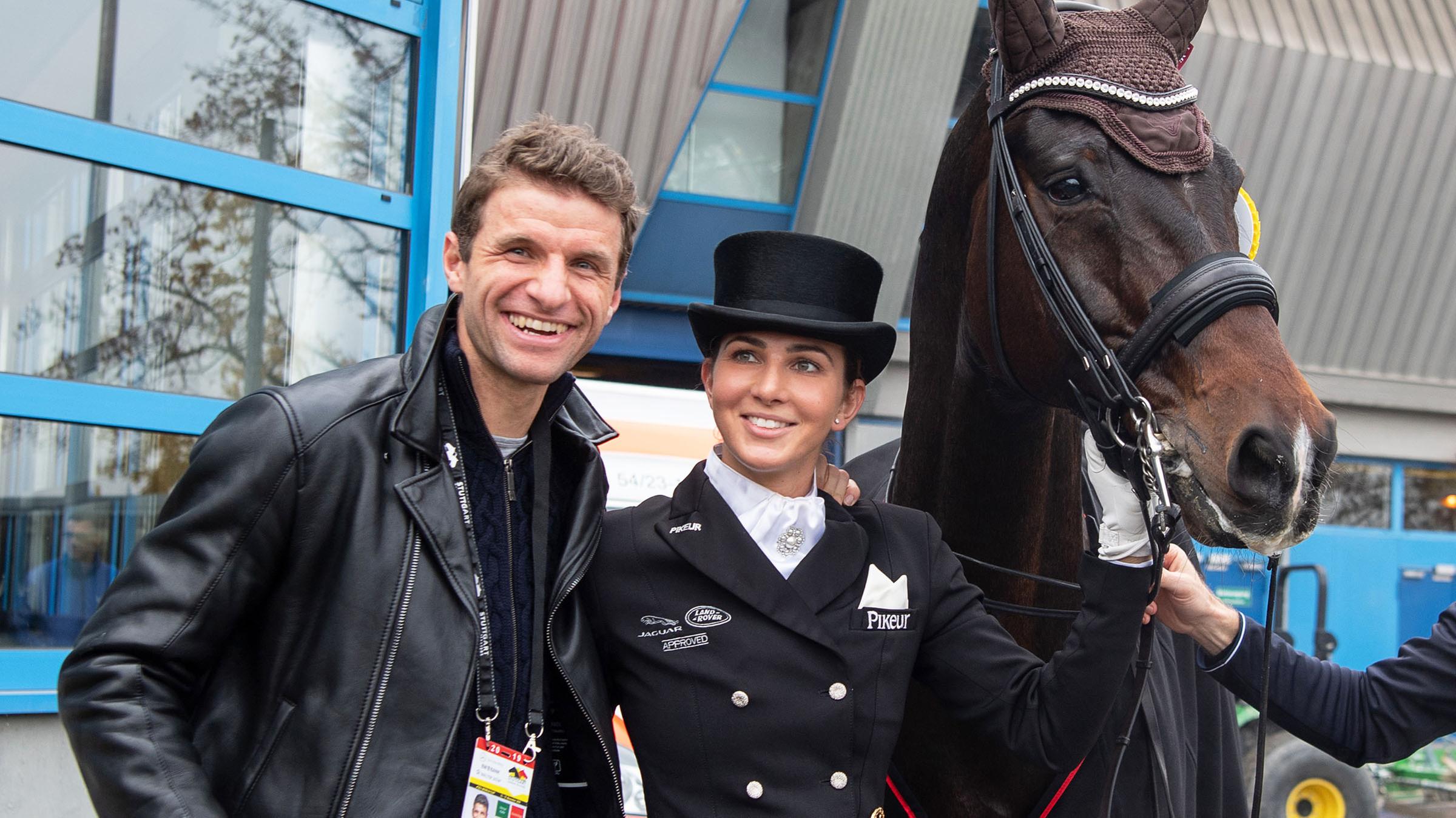 Lisa und Thomas Müller bei einer öffentlichen Veranstaltung.