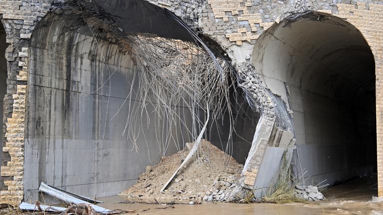 Israeli military strikes Litani River's Qasmiya Bridge in southern Lebanon